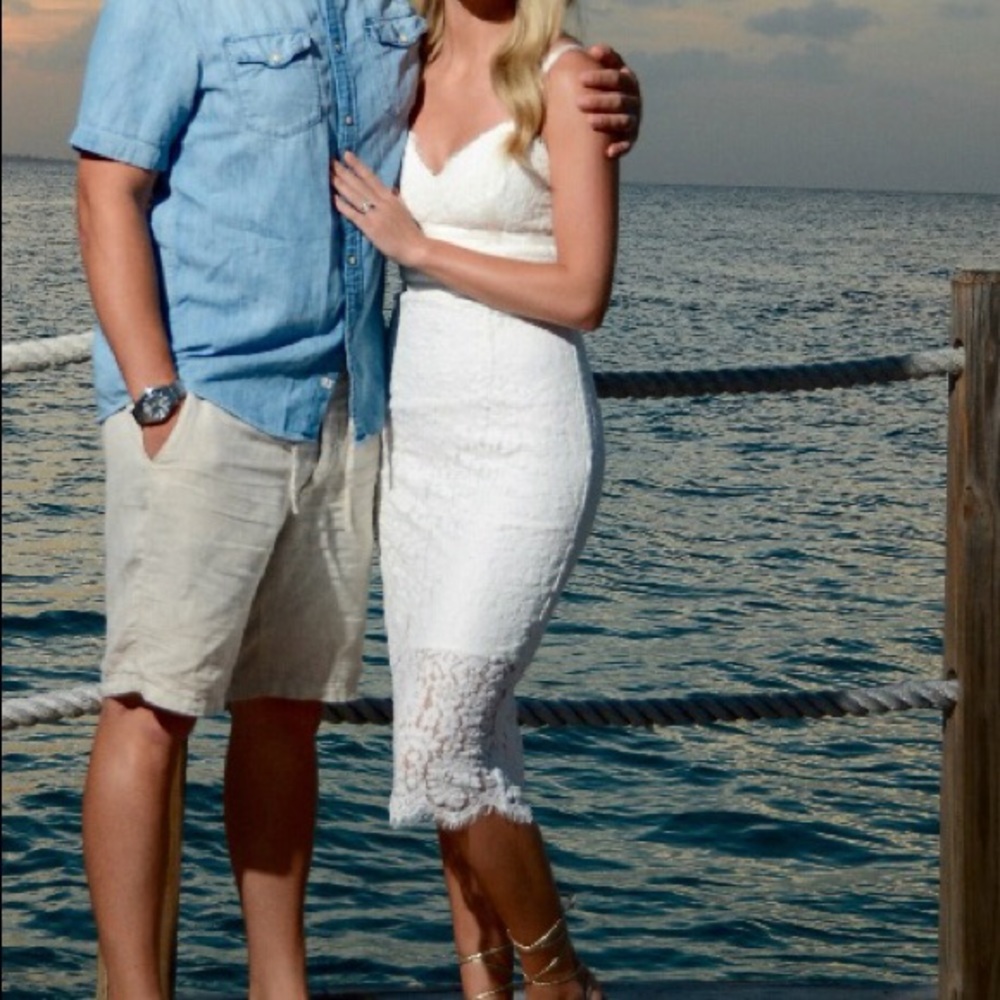 Lulu’s white lace dress